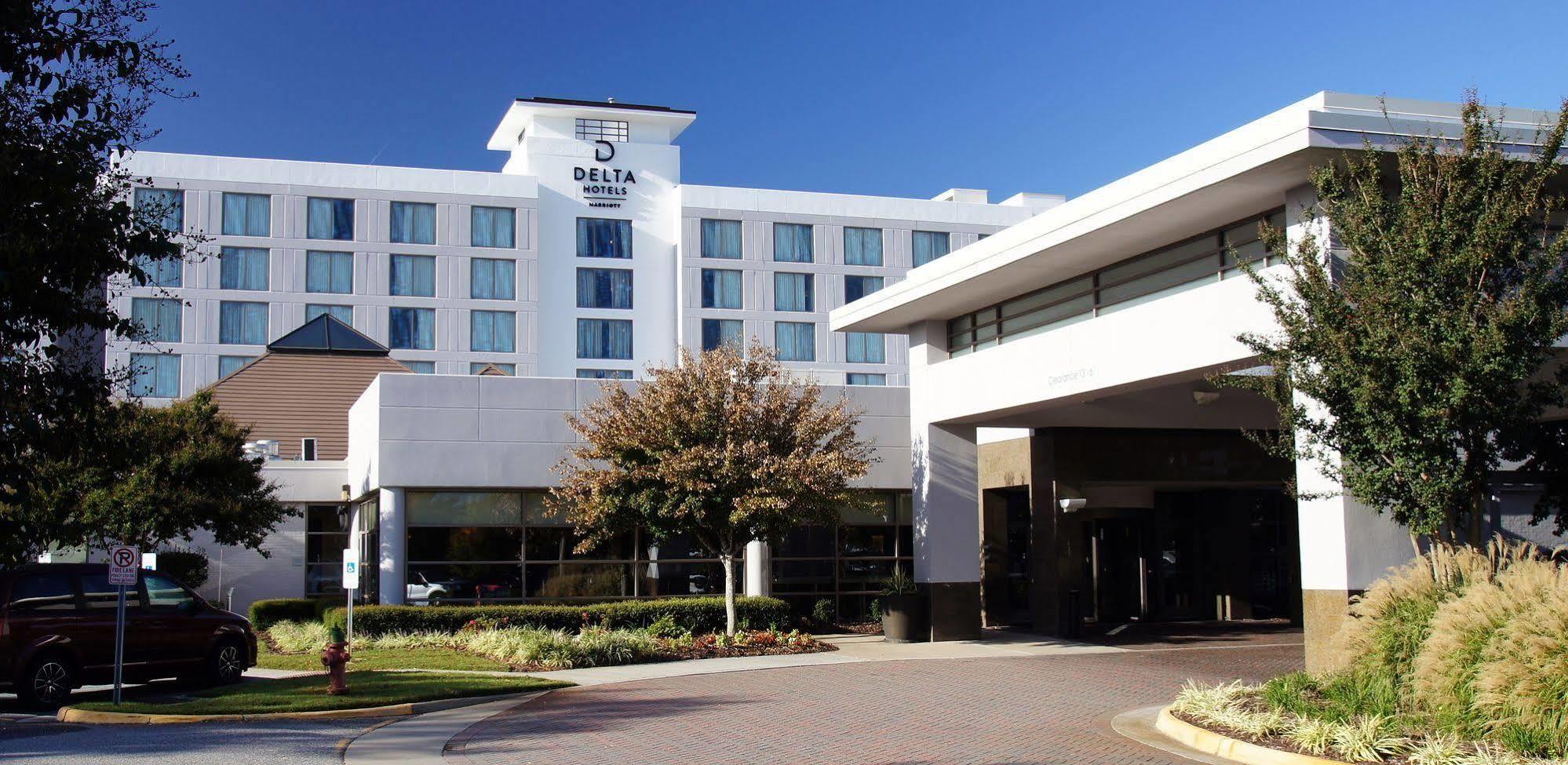 Holiday Inn Chesapeake Exterior photo